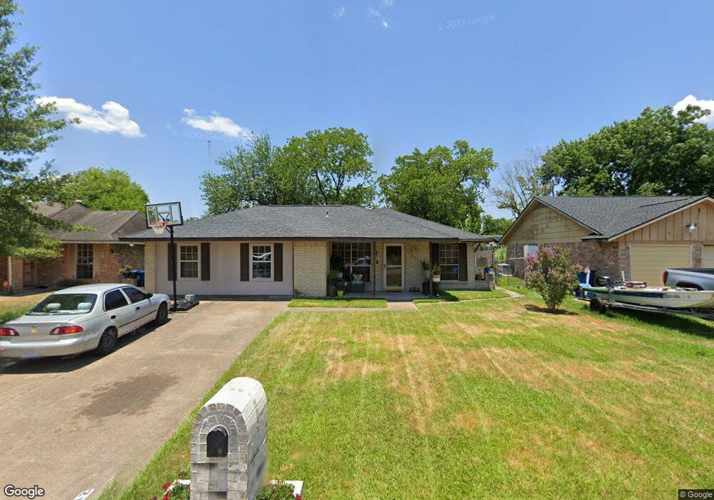2118 Rainy River Dr, Houston, TX 77088 - photo 1