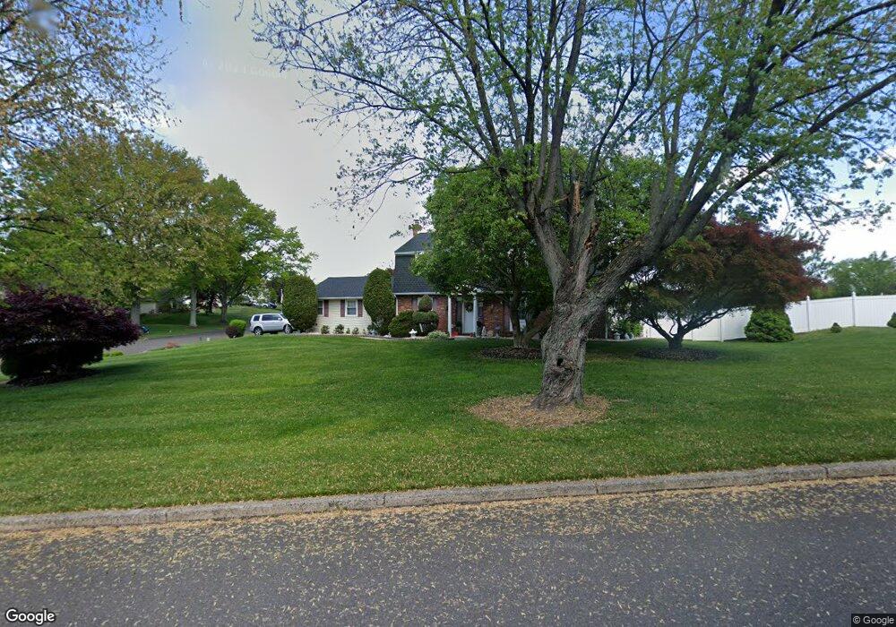 8 Braintree Common, Feasterville Trevose, PA 19053 - photo 1