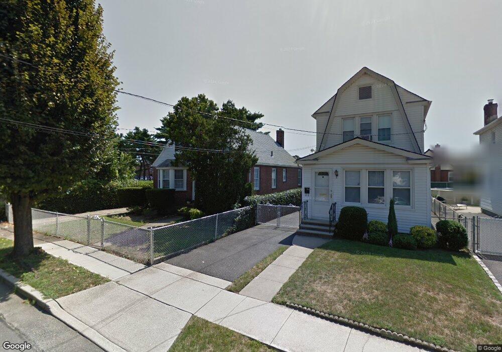 639 Sobo Ave, Franklin Square, NY 11010 - photo 1