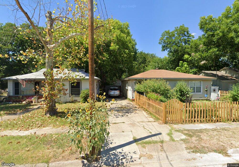 1517 E Tennie St, Gainesville, TX 76240 - photo 1