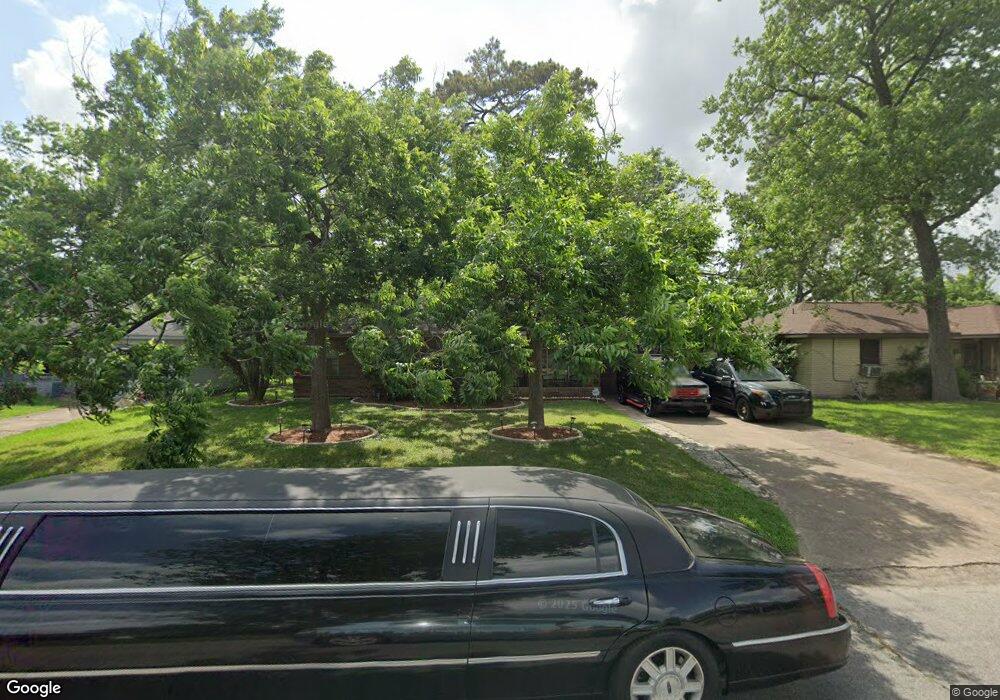 10205 Royal Oaks Dr, Houston, TX 77016 - photo 1