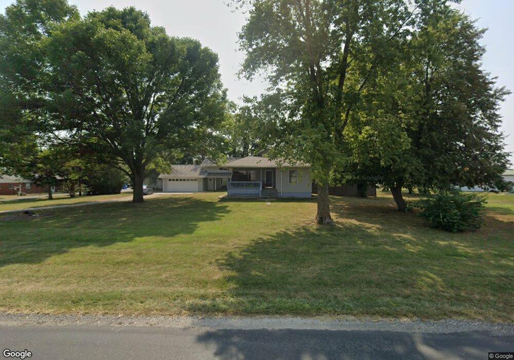 1902 W County Rd, Jerseyville, IL 62052 - photo 1