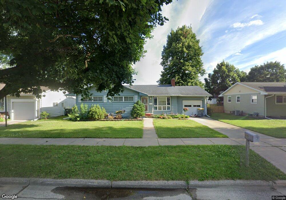 329 N 3rd St, La Crescent, MN 55947 - photo 1