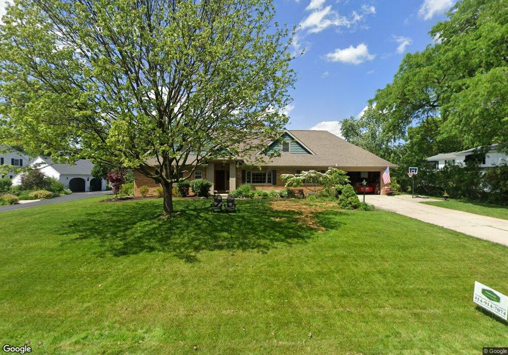 13150 Caroline Ct, Elm Grove, WI 53122 - photo 1