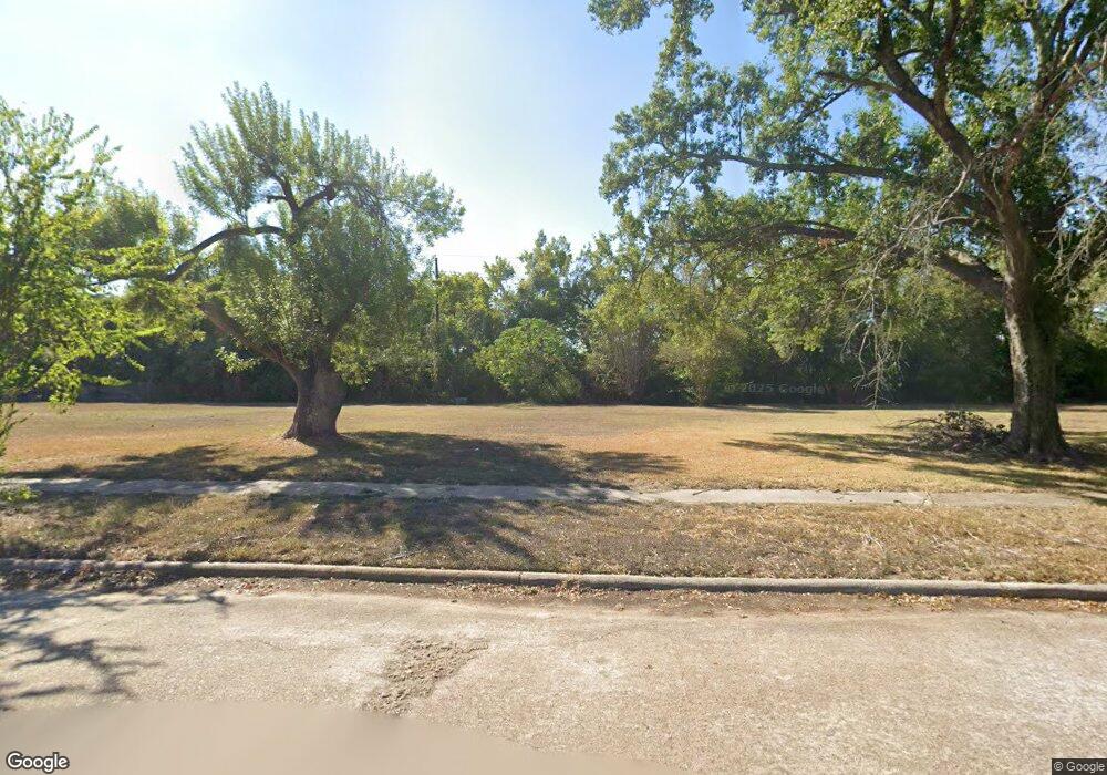 7023 Wood Bluff Blvd, Houston, TX 77040 - photo 1