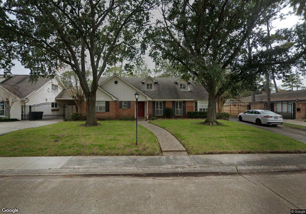 910 Briarbrook Dr, Houston, TX 77042 - photo 1