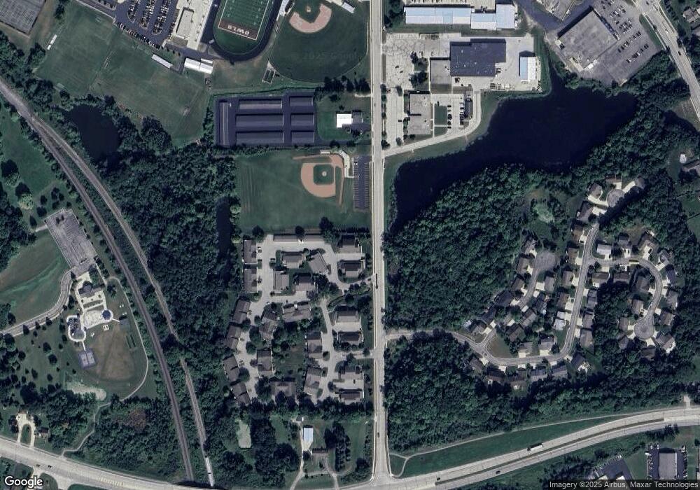 401 Slinger Rd unit V3, Slinger, WI 53086 - photo 1