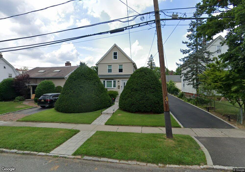 33 South St, Great Neck, NY 11023 - photo 1