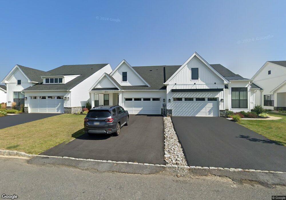 6913 Cedar Dr, Bath, PA 18014 - photo 1