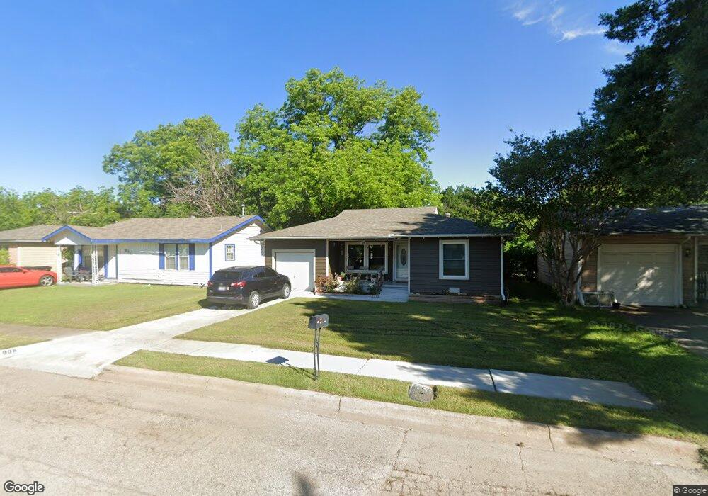 908 Bales St, Cleburne, TX 76033 - photo 1