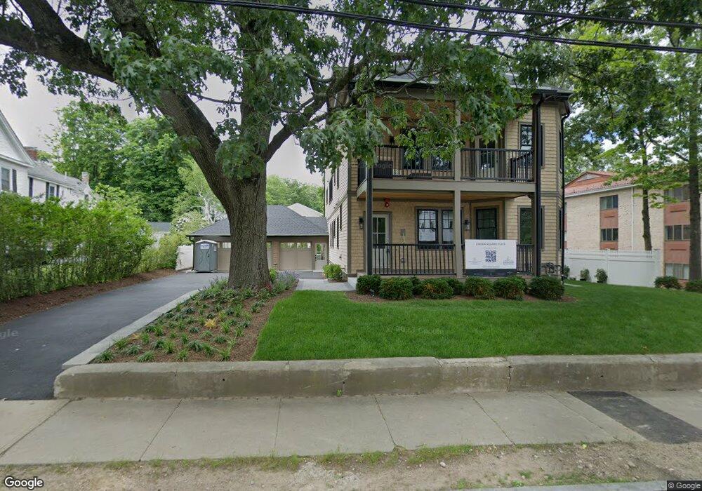 144 Linden St unit III, Wellesley, MA 02482 - photo 1