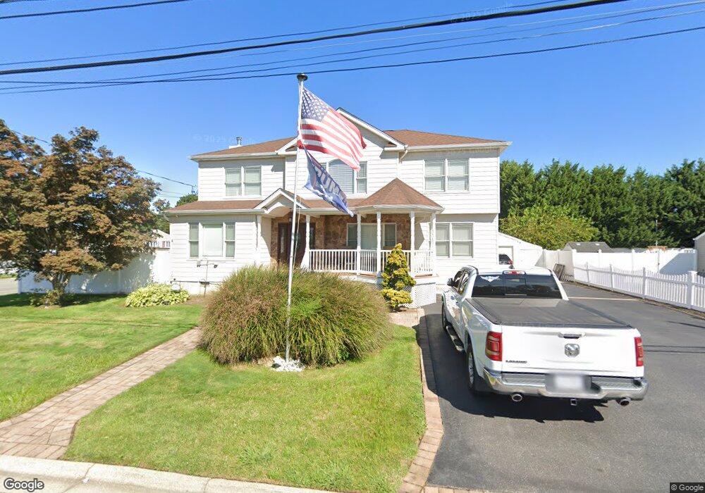 602 12th St, West Babylon, NY 11704 - photo 1