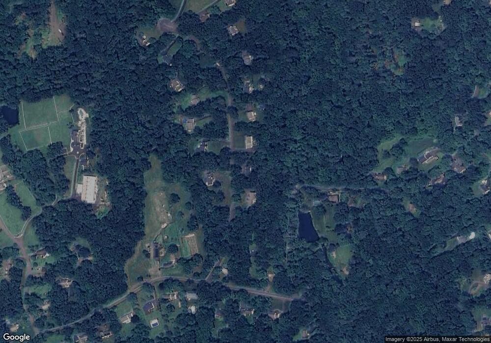 4 Sweetbriar Ln, Sandy Hook, CT 06482 - photo 1