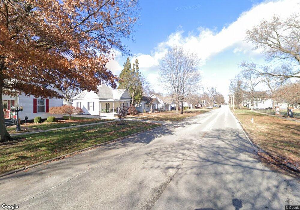 705 S 14th St, Mattoon, IL 61938 - photo 1