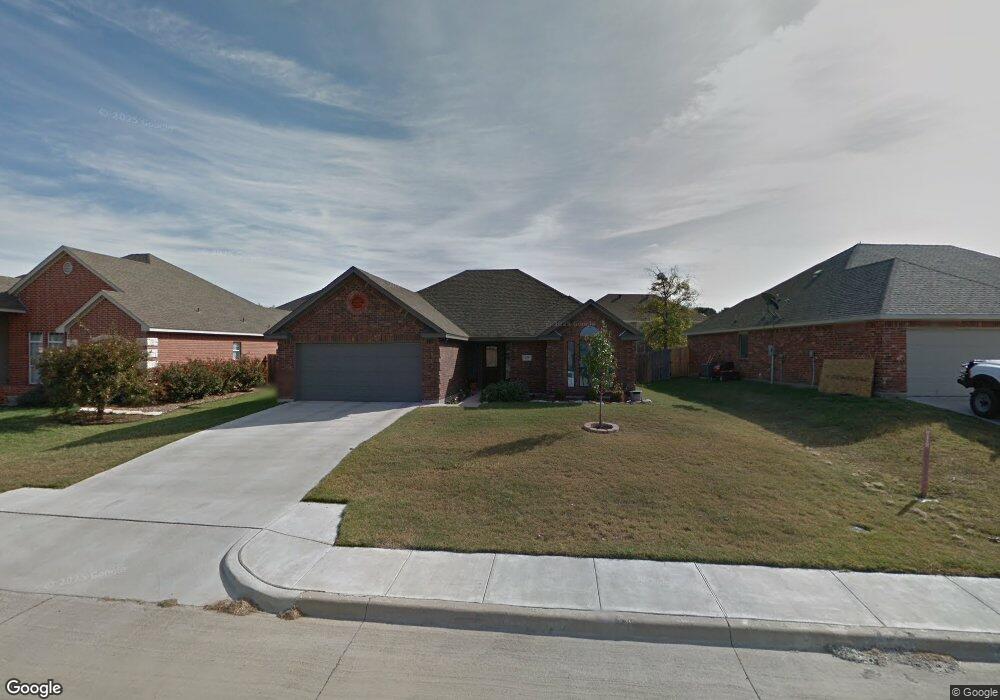 129 Pleasant View Dr, Weatherford, TX 76086 - photo 1