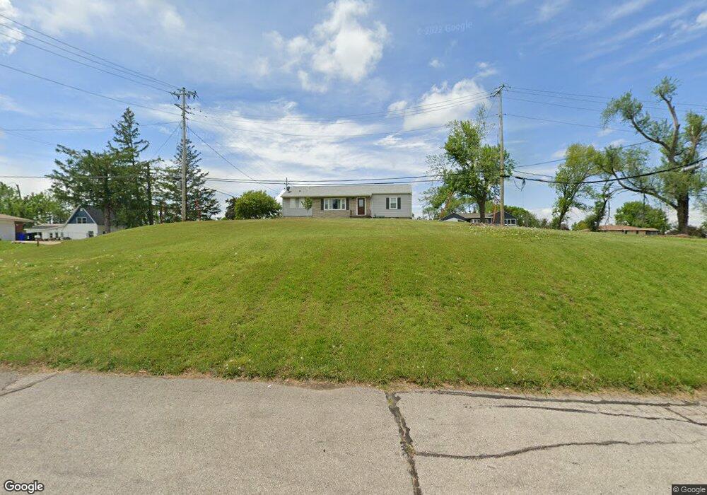 2830 Bowling St SW, Cedar Rapids, IA 52404 - photo 1