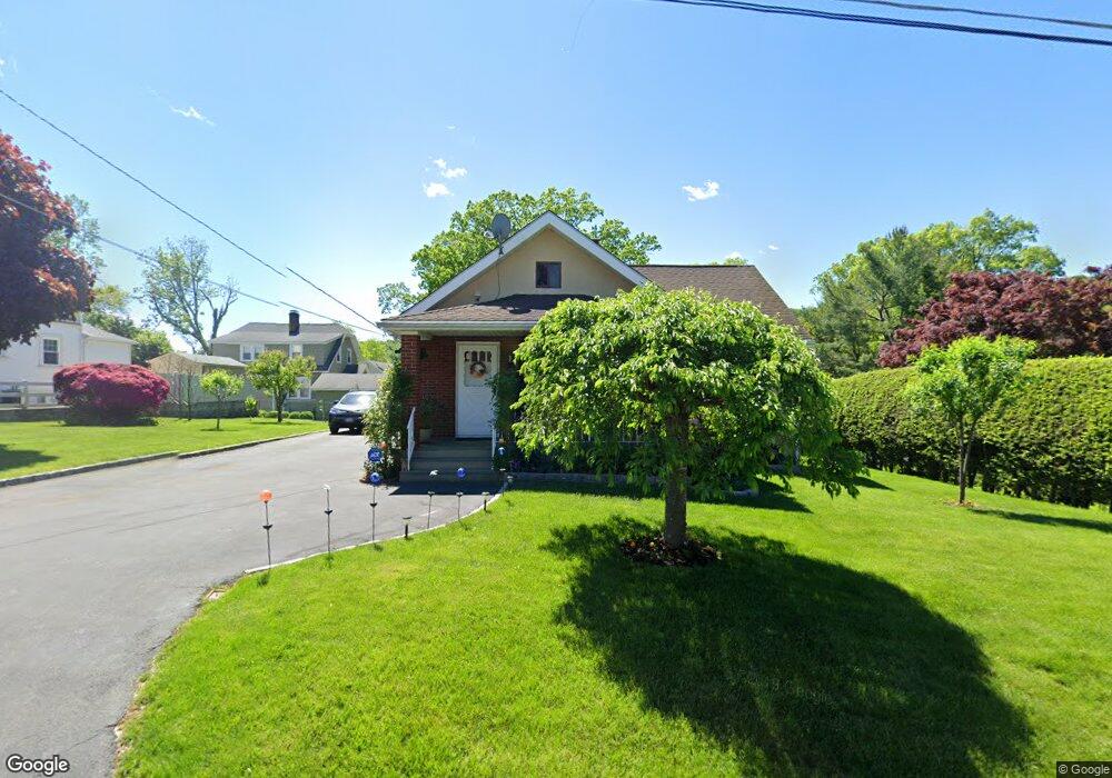 305 Pythian Ave, Hawthorne, NY 10532 - photo 1