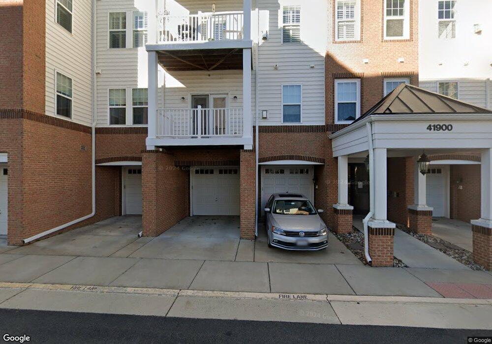 41900 Metamorphic Square unit 460, Aldie, VA 20105 - photo 1