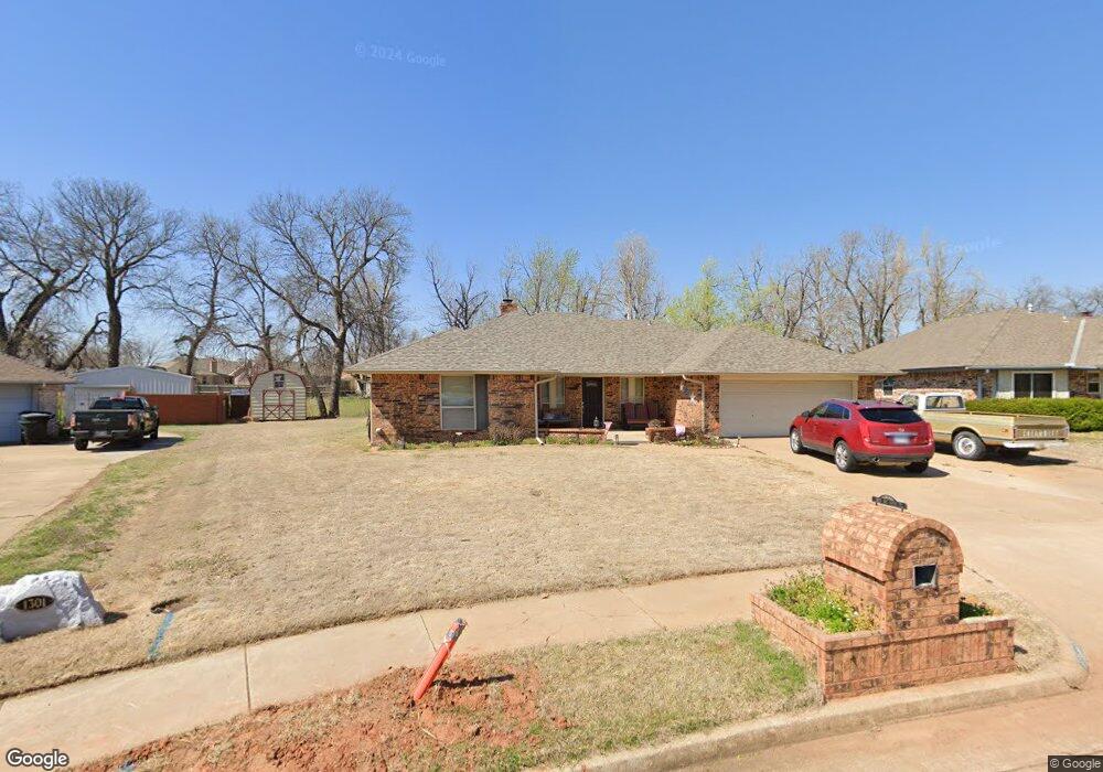 1305 NE 20th Place, Moore, OK 73160 - photo 1