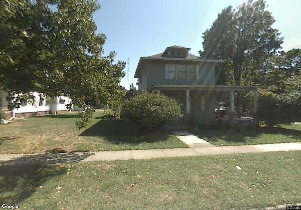 402 N Logan St, Lincoln, IL 62656 - photo 1