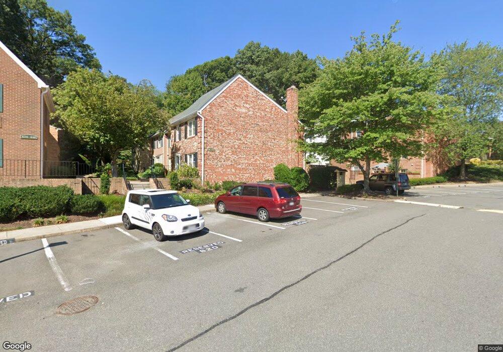 648 N Armistead St unit 22, Alexandria, VA 22312 - photo 1