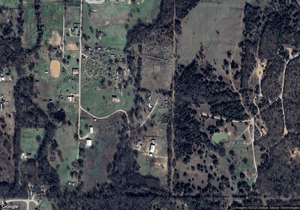 320 Horseshoe Ln, Gainesville, TX 76240 - photo 1