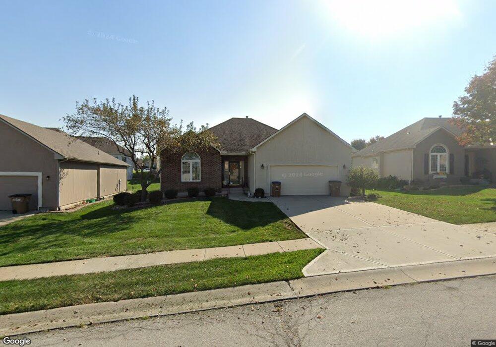 311 Alexander Creek Ct, Raymore, MO 64083 - photo 1