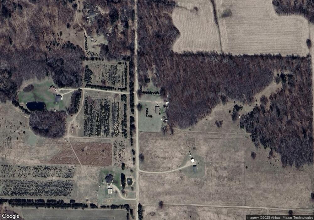 2340 N Clarwin Ave, Gladwin, MI 48624 - photo 1