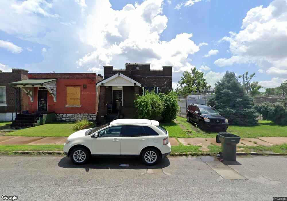 4218 N Newstead Ave, Saint Louis, MO 63115 - photo 1