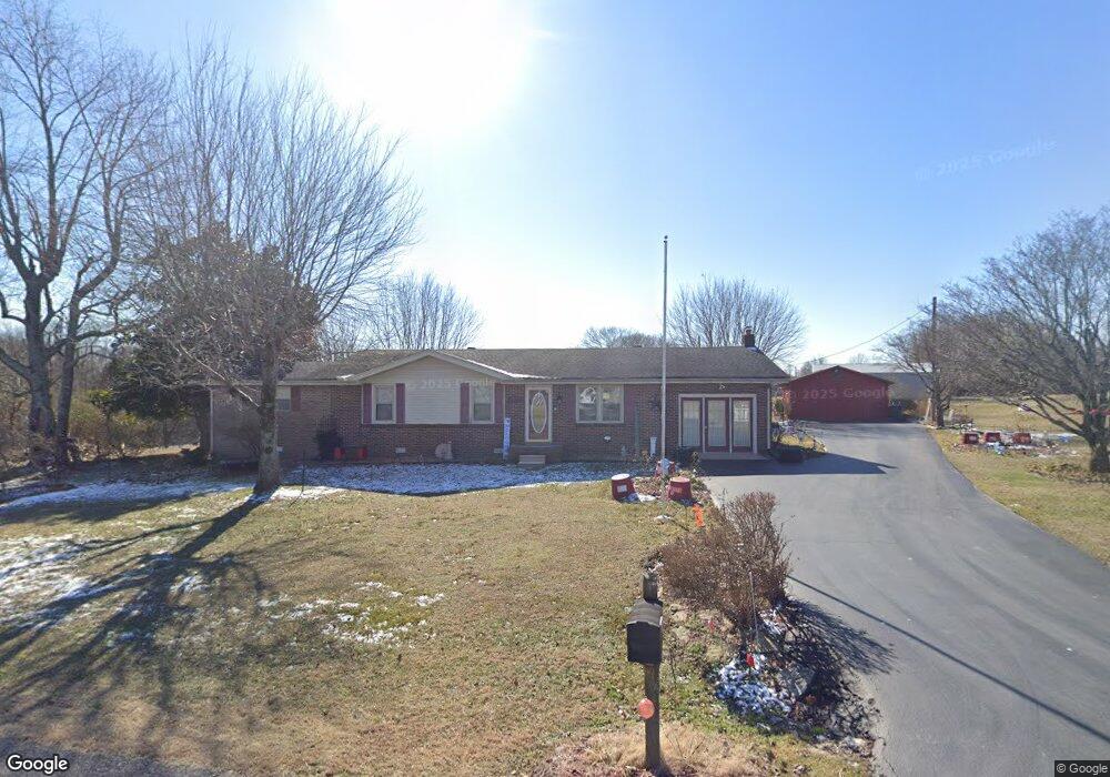701 Parker Ln, Lafayette, TN 37083 - photo 1