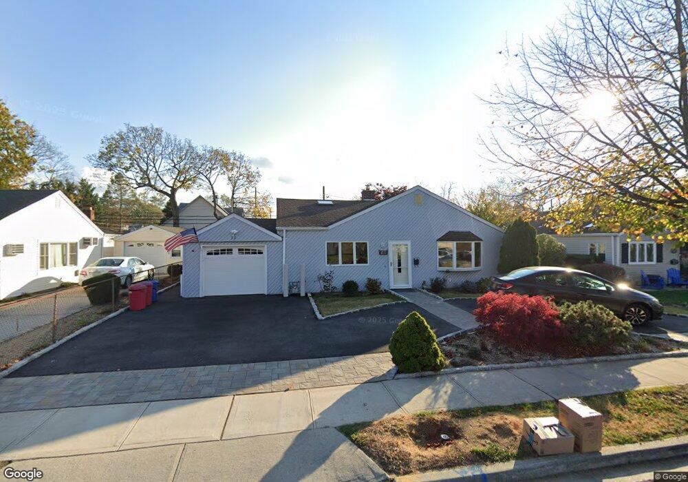 14 Rebecca Ln, Oceanside, NY 11572 - photo 1