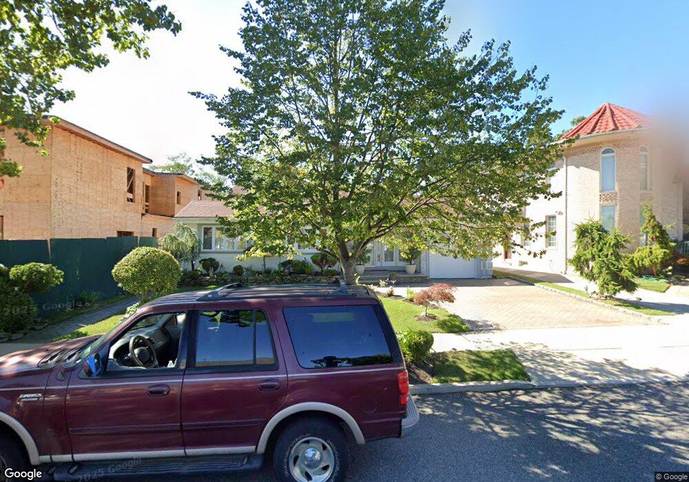 26109 69th Ave, Glen Oaks, NY 11004 - photo 1