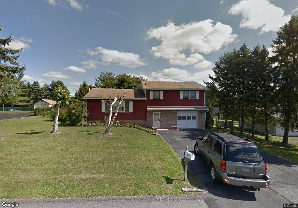 1230 Shadow Oaks Ln, Slatington, PA 18080 - photo 1