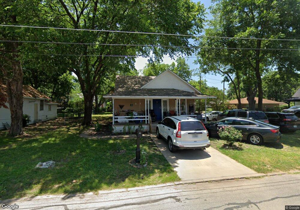 321 W 8th St, Bonham, TX 75418 - photo 1