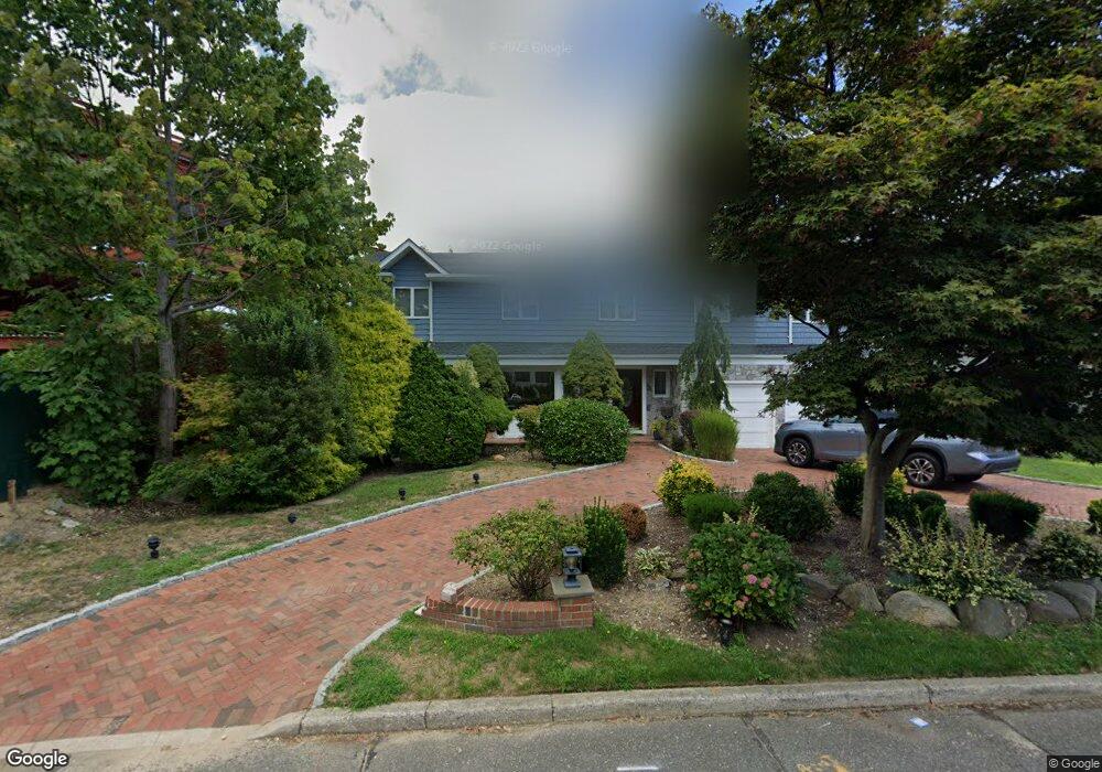 245 Juniper Cir E, Lawrence, NY 11559 - photo 1