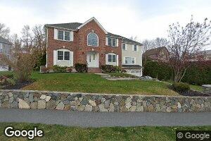 15 Matthew Ln, Waltham, MA 02452