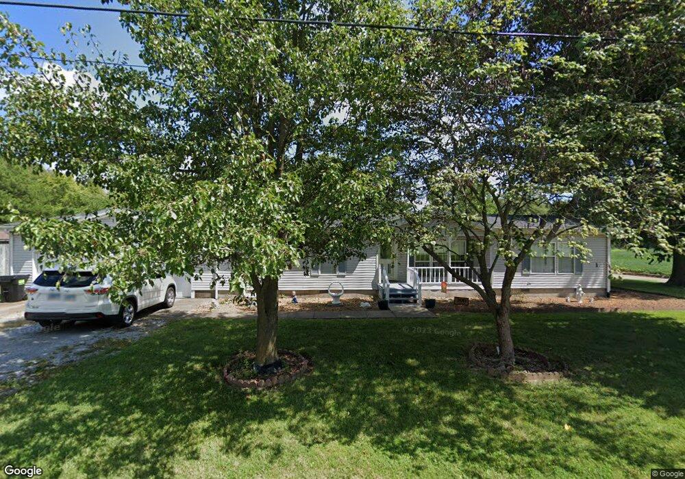 300 Saint Marys Dr, Harrisburg, IL 62946 - photo 1