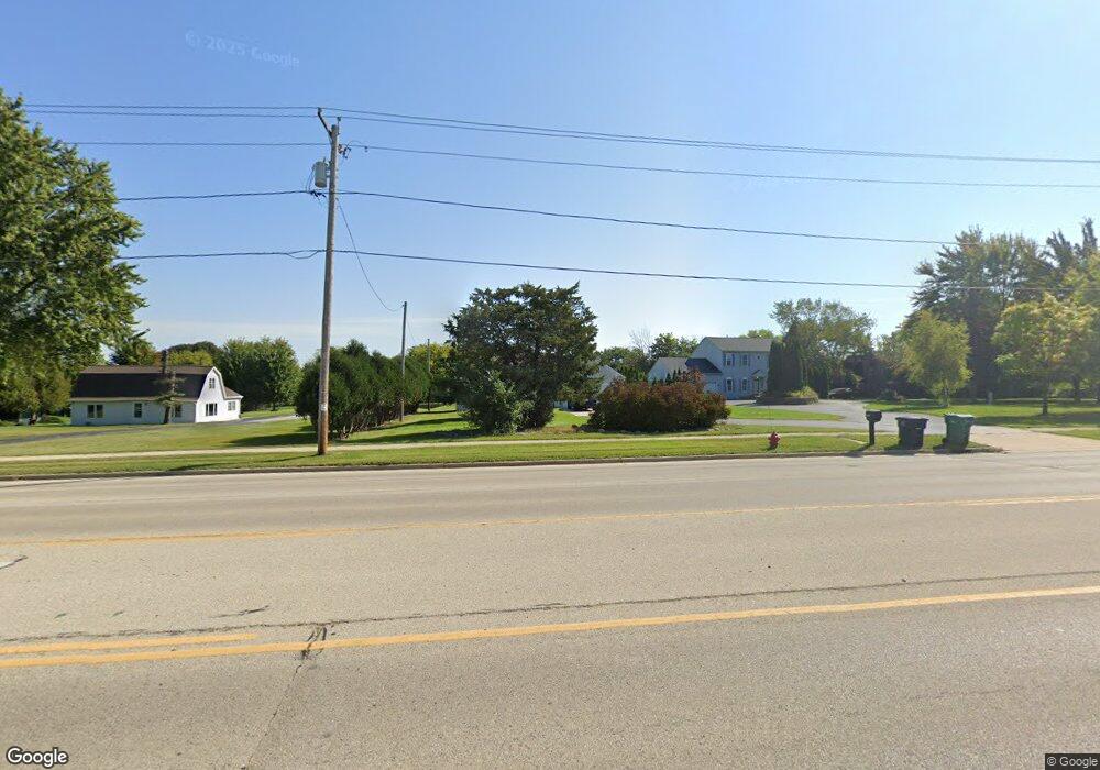 W156N7716 Pilgrim Rd, Menomonee Falls, WI 53051 - photo 1