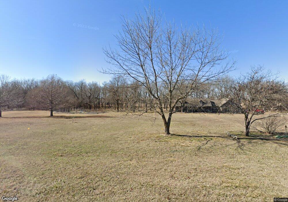 2216 S Locust St, Skiatook, OK 74070 - photo 1