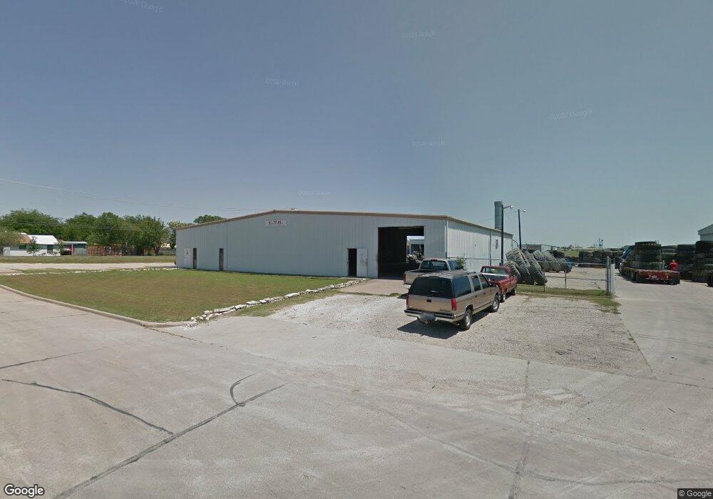 101 Avenue D, Ennis, TX 75119 - photo 1