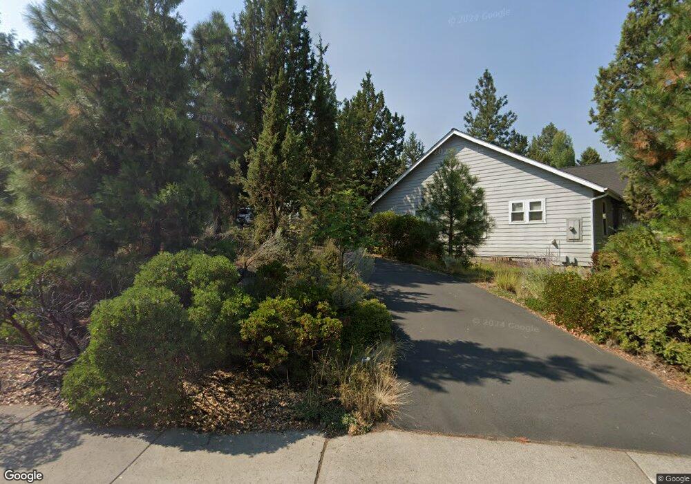 1679 NE Daphne Ct, Bend, OR 97701 - photo 1