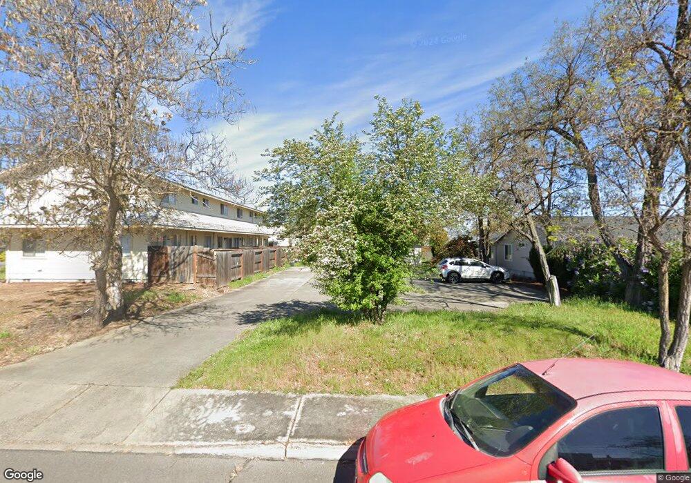 823 Laurel St, Central Point, OR 97502 - photo 1