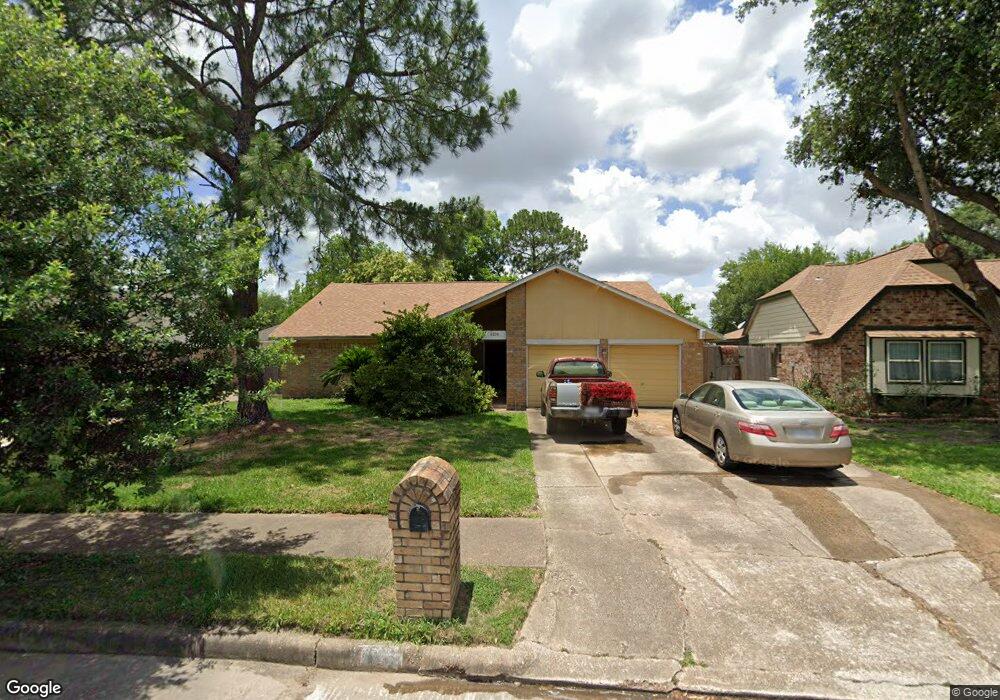 8219 Chestnut Forest Dr, Houston, TX 77088 - photo 1