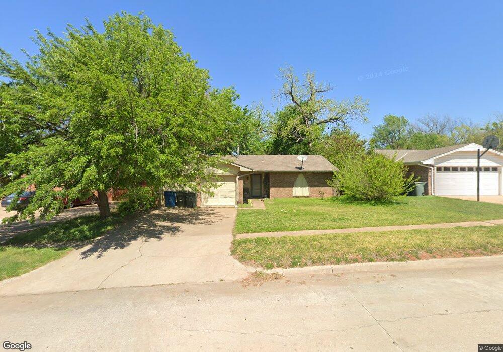 907 Crown Dr, Edmond, OK 73034 - photo 1