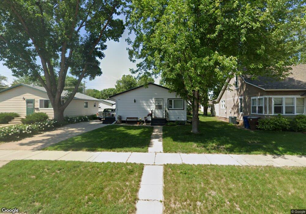 804 E Ash Ave, Mitchell, SD 57301 - photo 1