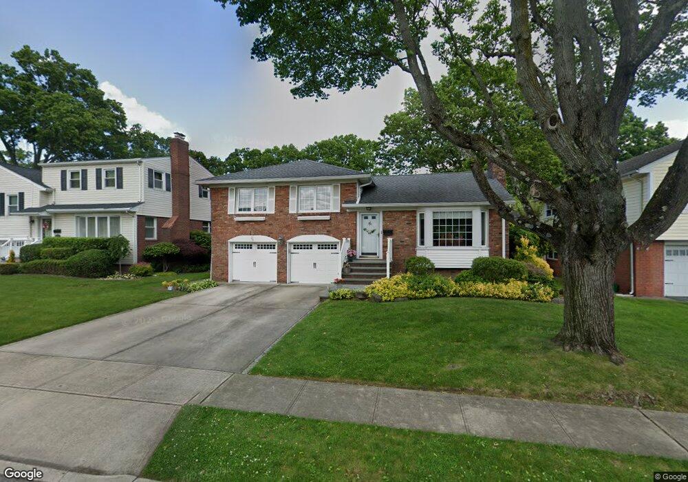 29 Spruce St, Garden City, NY 11530 - photo 1