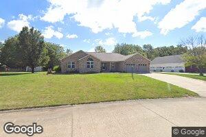 6054 Forest Hills Dr, Charleston, IL 61920