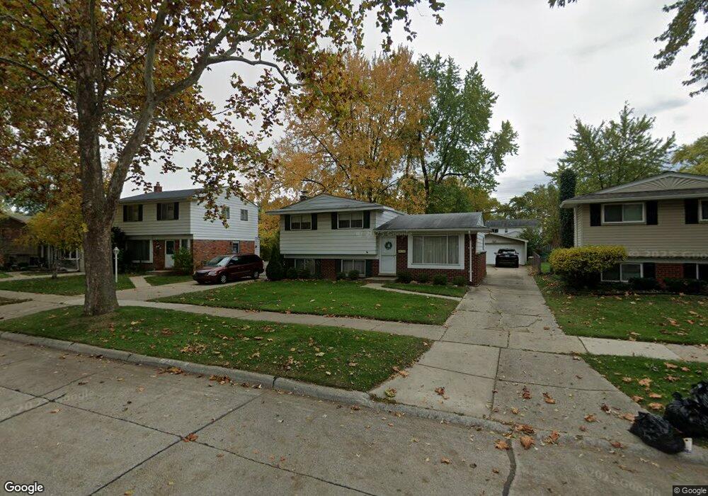 546 Langley Blvd, Clawson, MI 48017 - photo 1