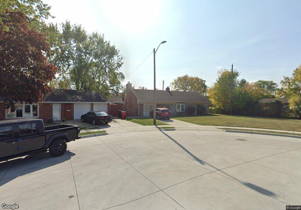 15890 E Crestmont St, Roseville, MI 48066 - photo 1