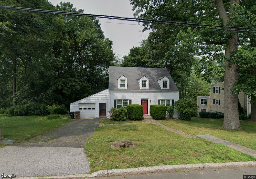 110 Woodbury Ave, Stamford, CT 06907 - photo 1